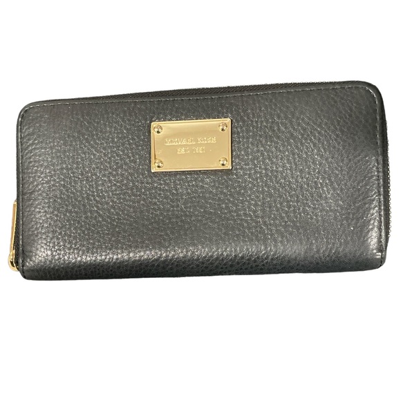Michael Kors Double Zippered Long Wallet - Picture 2 of 6